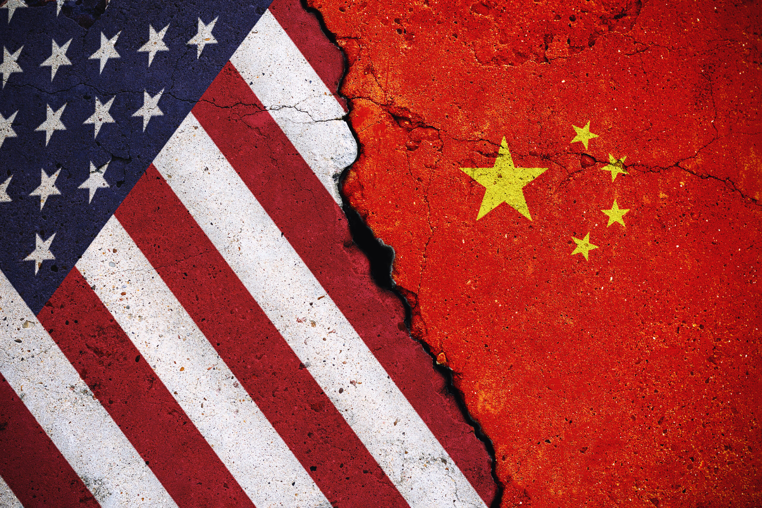 USA and China flags.